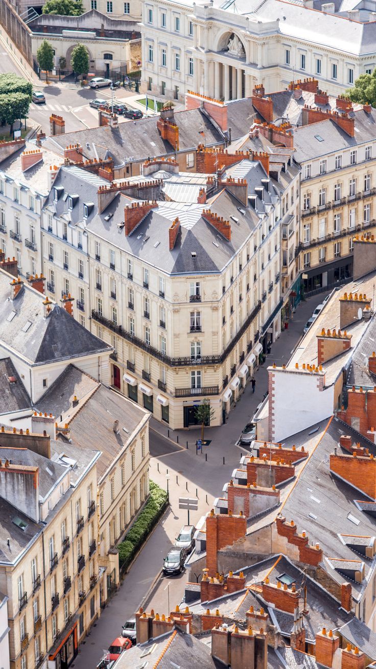 Immeuble résidentiel moderne avec espaces verts